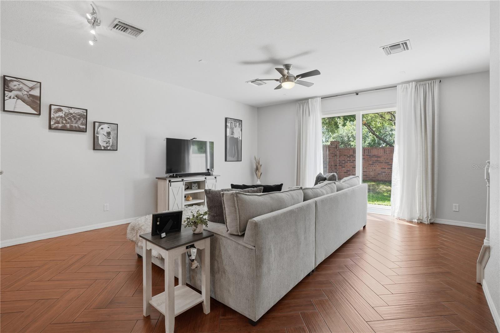 Image 7 of 39 For 1813 Garden Sage Drive