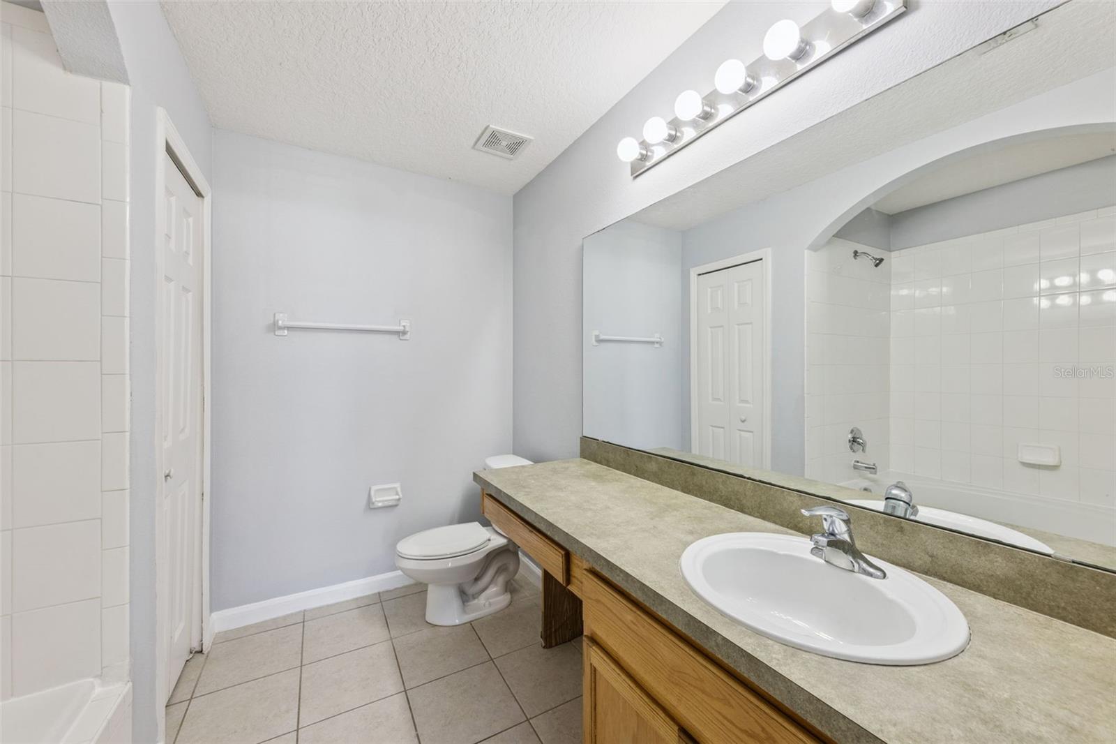 Image 11 of 18 For 841 Park Grove Court