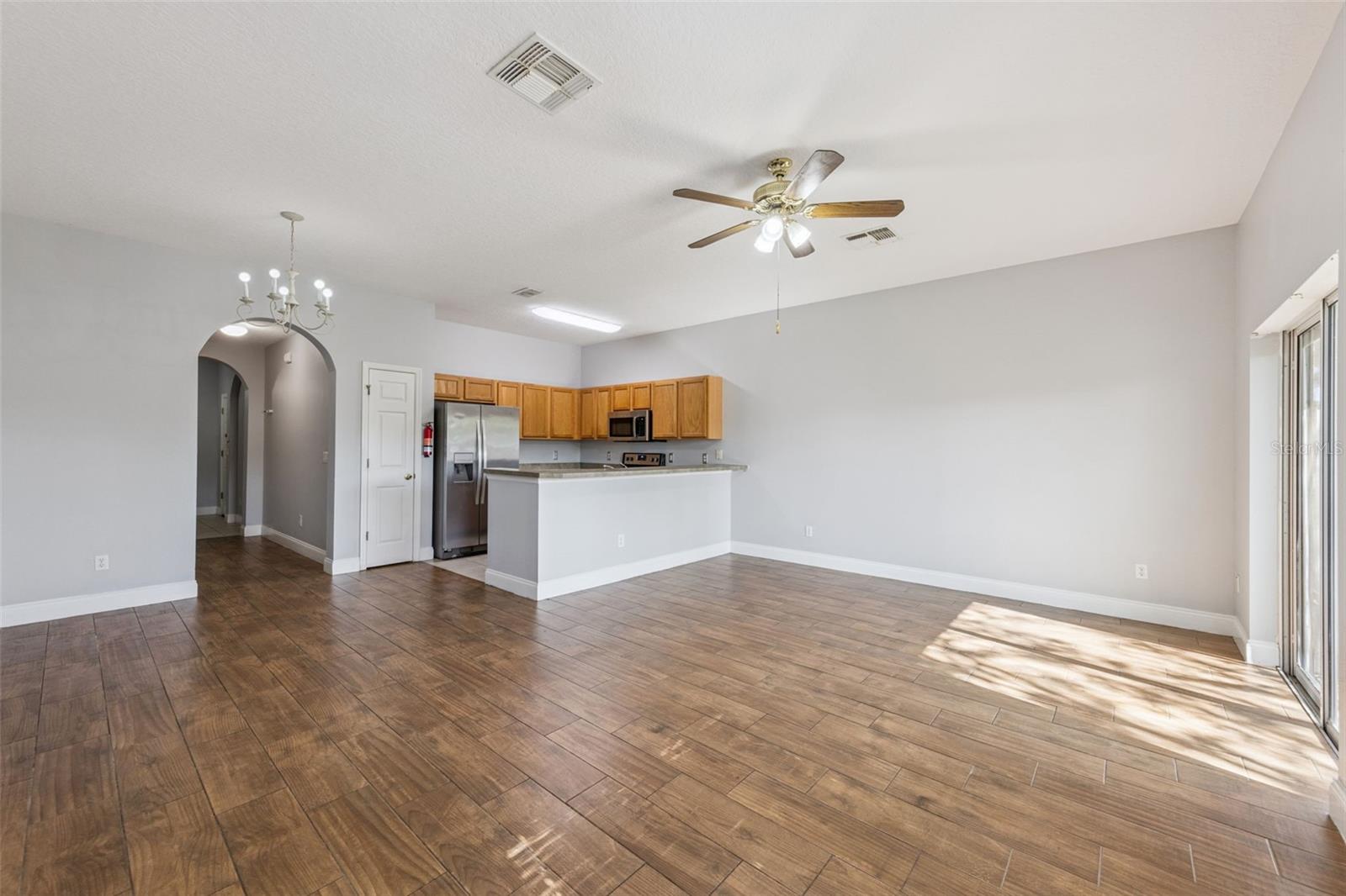 Image 3 of 18 For 841 Park Grove Court