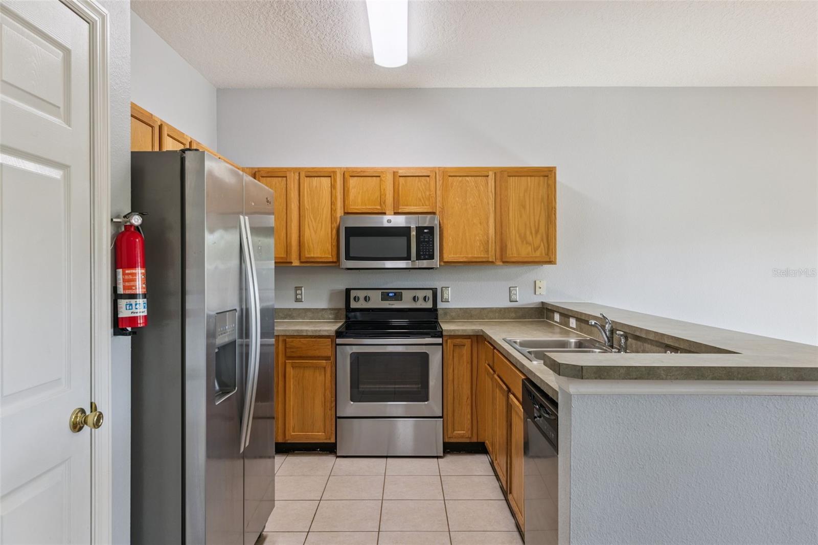 Image 5 of 18 For 841 Park Grove Court