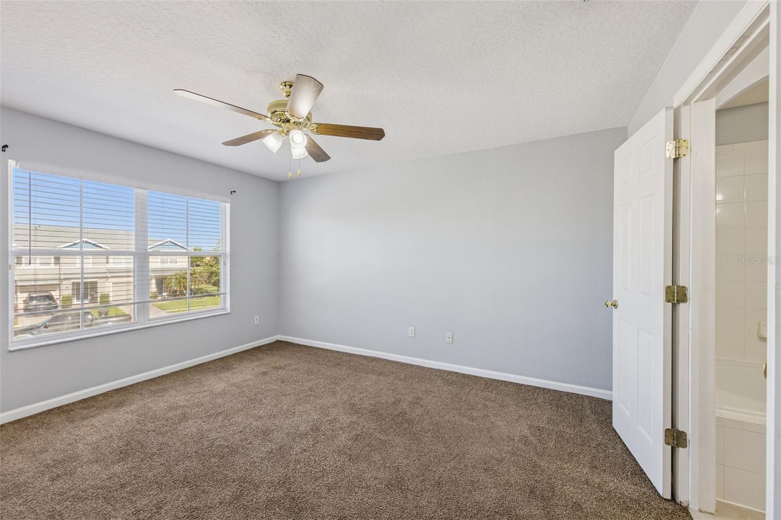 Image 9 of 18 For 841 Park Grove Court