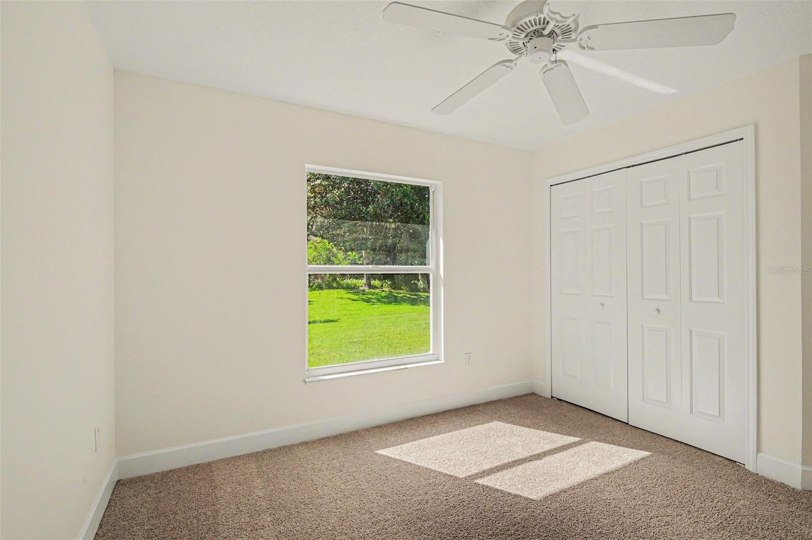 Image 24 of 39 For 8 Fox Cliff Way