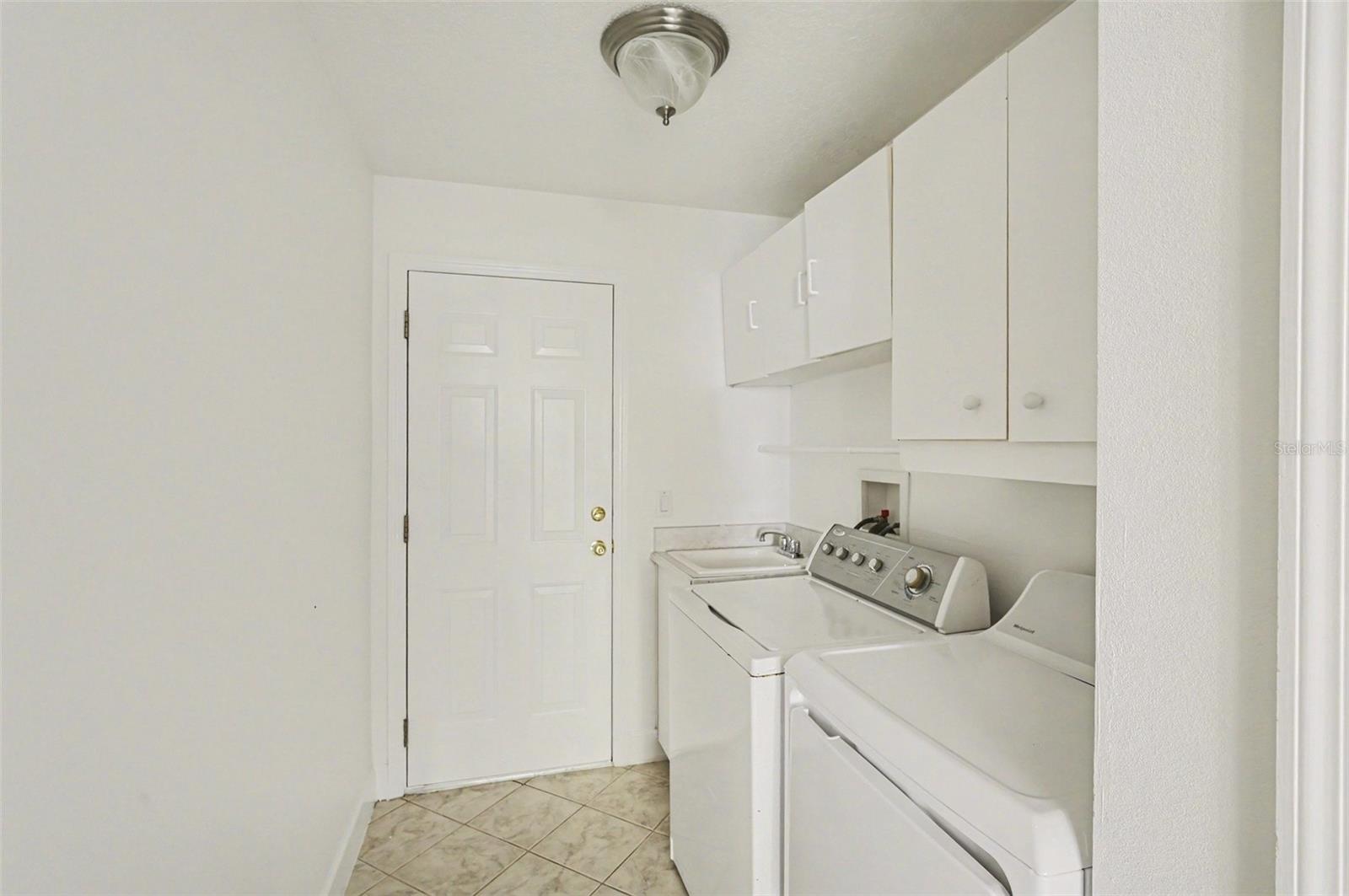 Image 33 of 39 For 8 Fox Cliff Way