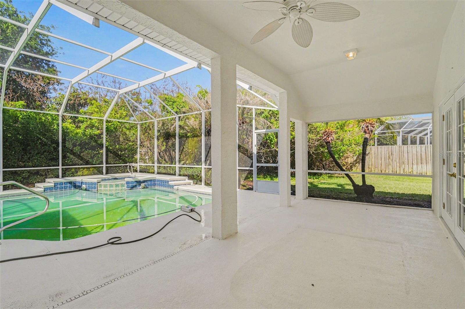 Image 35 of 39 For 8 Fox Cliff Way