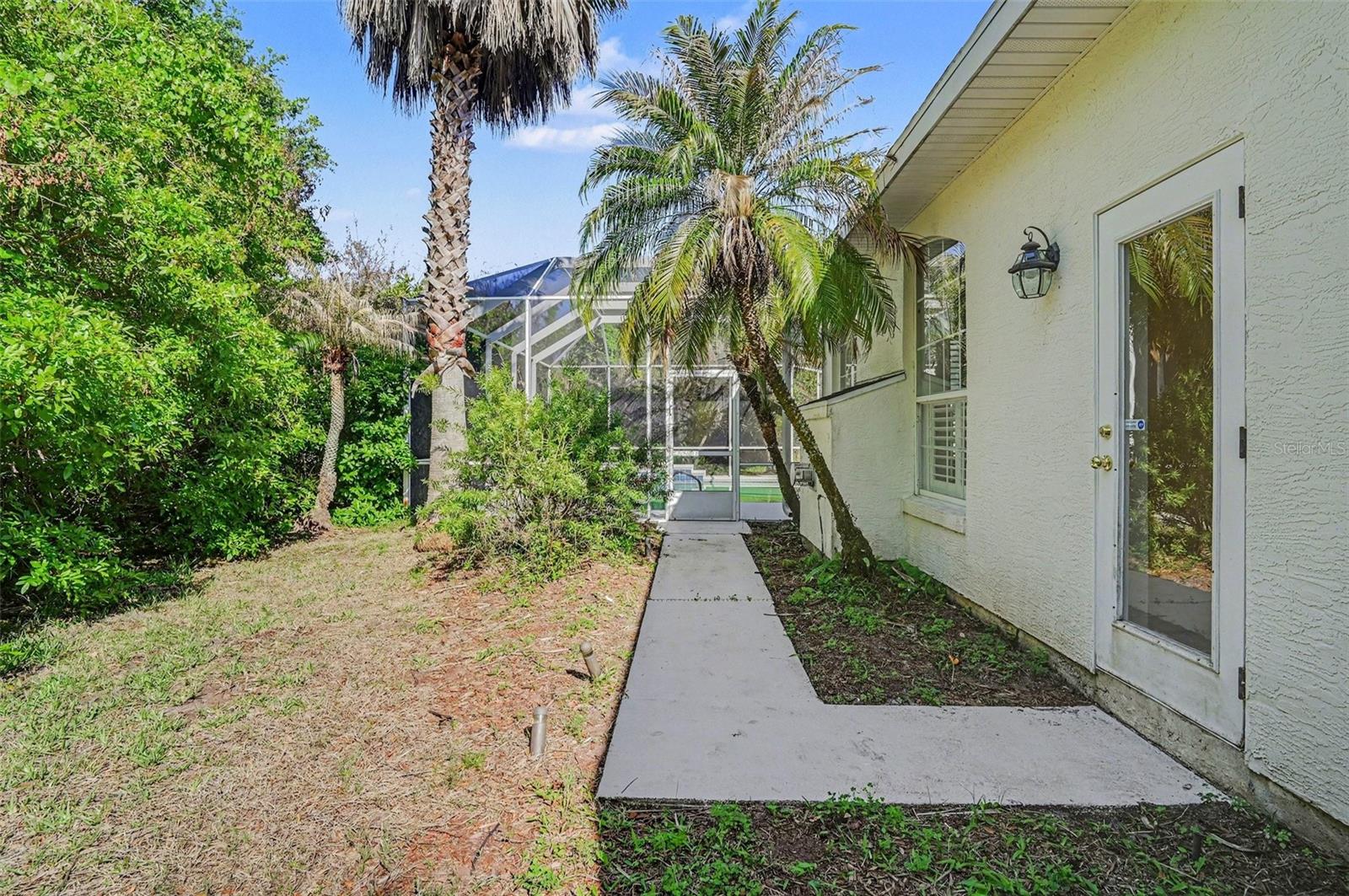 Image 39 of 39 For 8 Fox Cliff Way