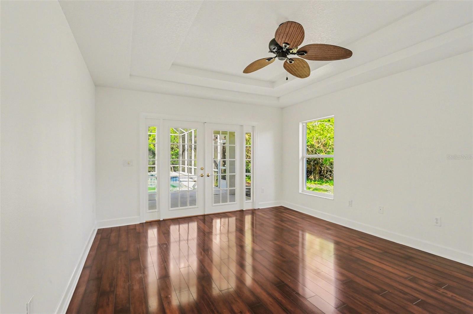 Image 4 of 39 For 8 Fox Cliff Way