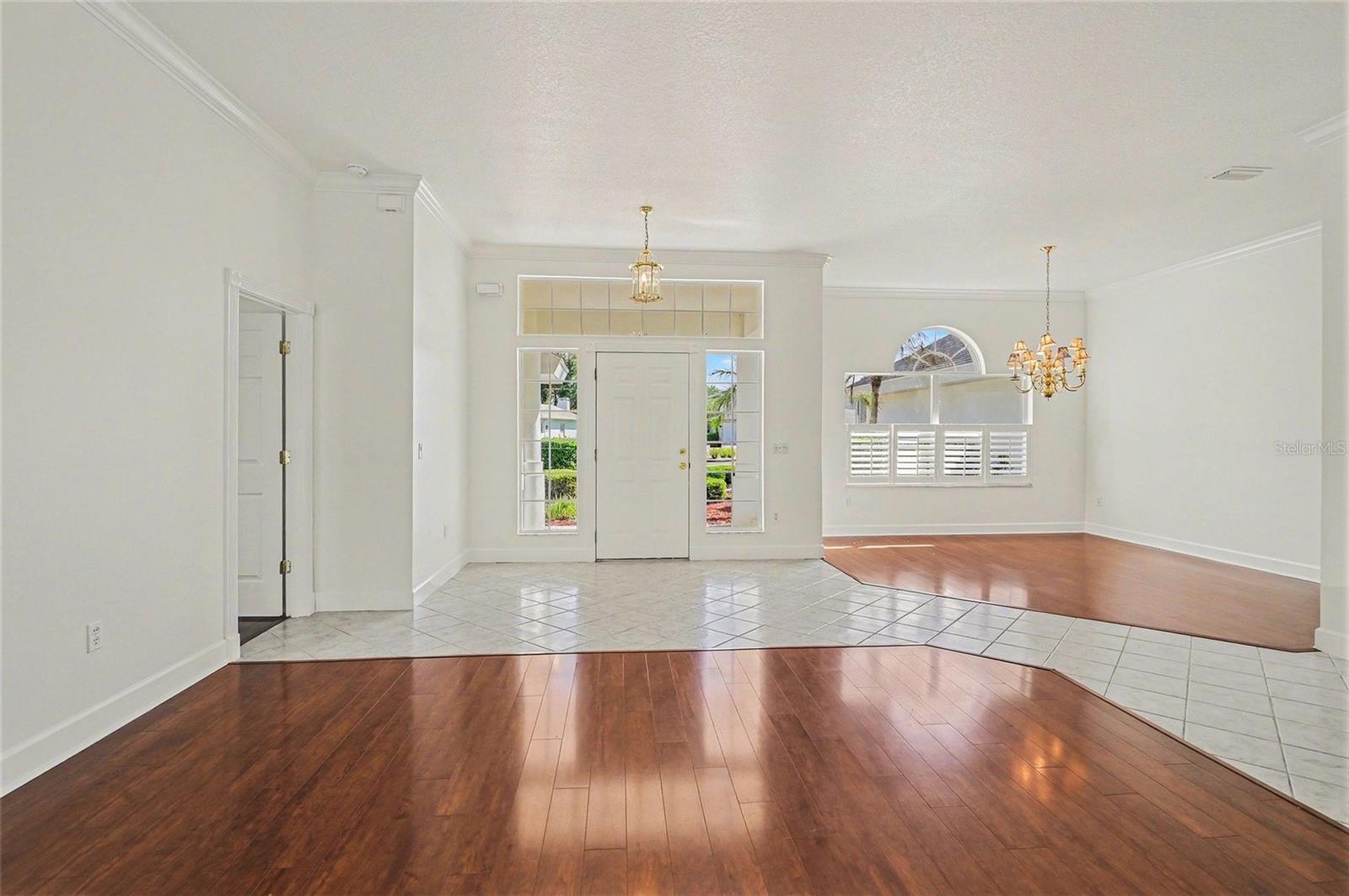 Image 8 of 39 For 8 Fox Cliff Way