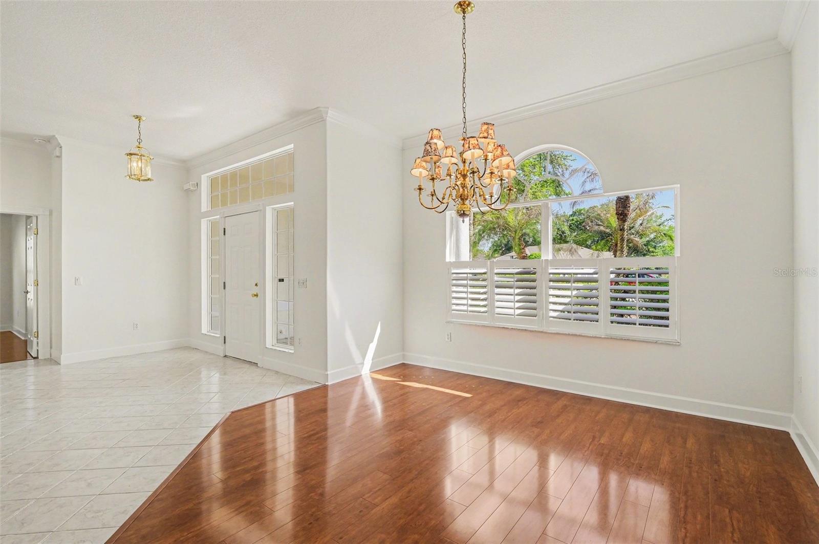 Image 9 of 39 For 8 Fox Cliff Way