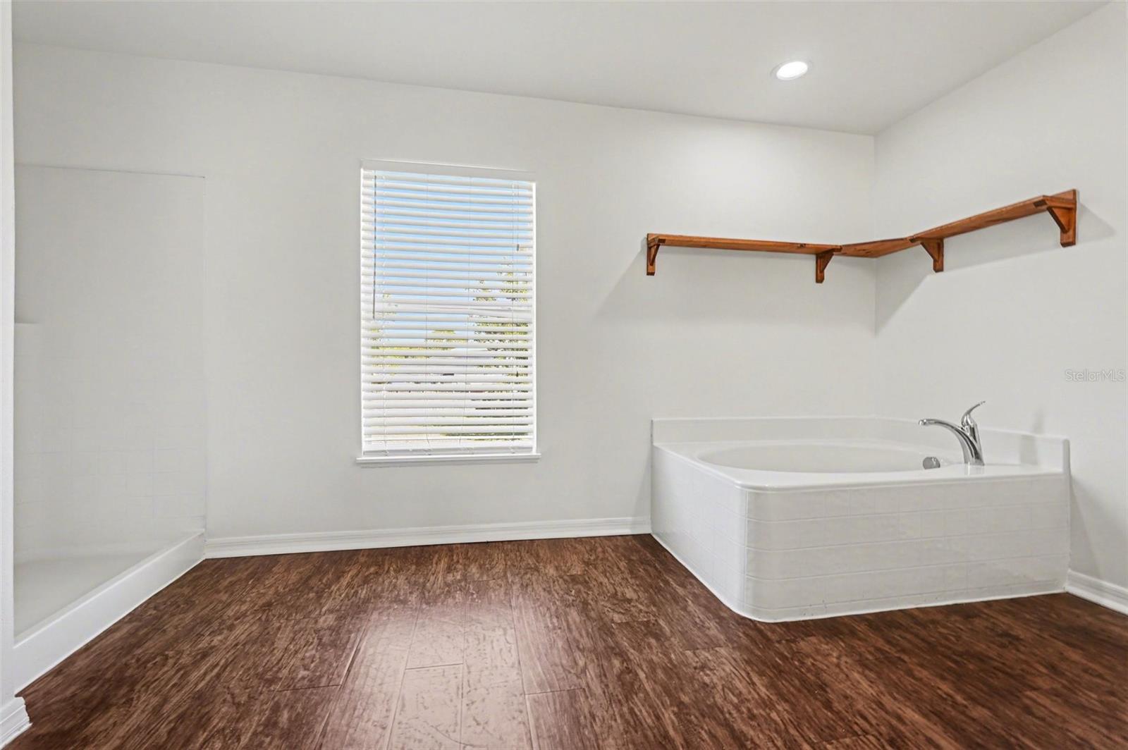 Image 18 of 28 For 198 Naftal Avenue Nw