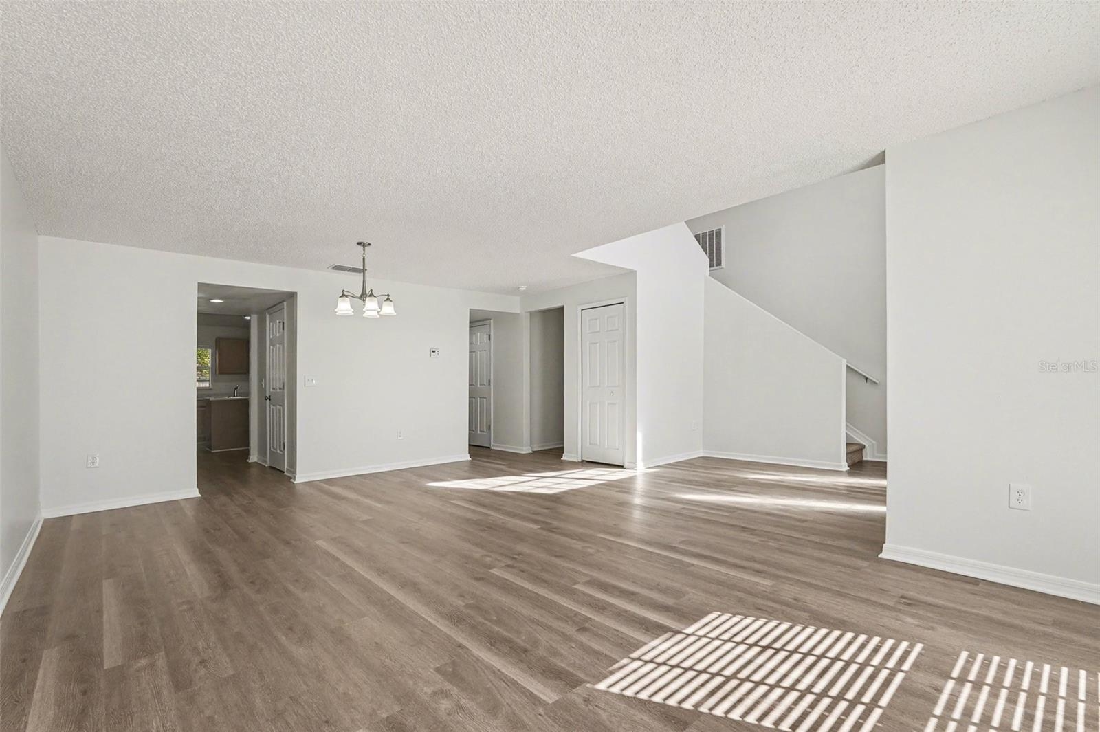 Image 3 of 28 For 198 Naftal Avenue Nw