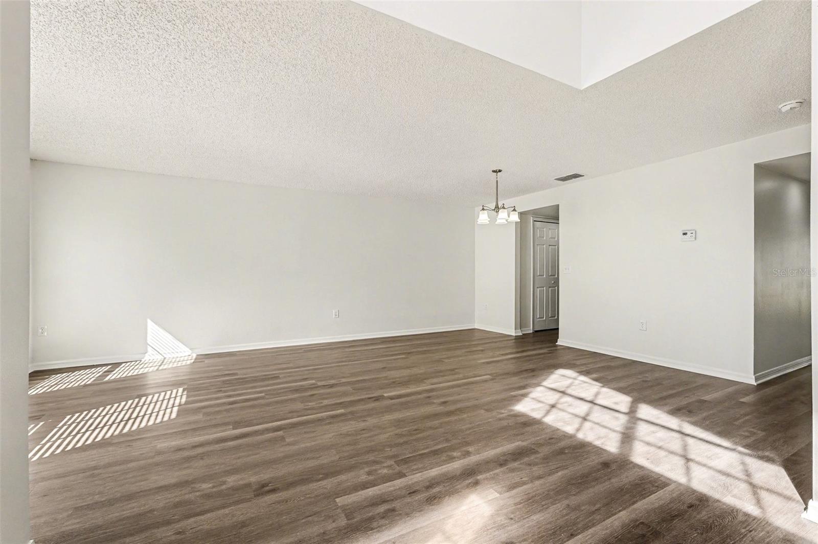 Image 4 of 28 For 198 Naftal Avenue Nw