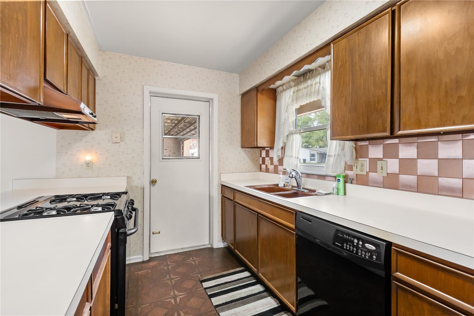 Image 14 of 38 For 6523 Precourt Drive