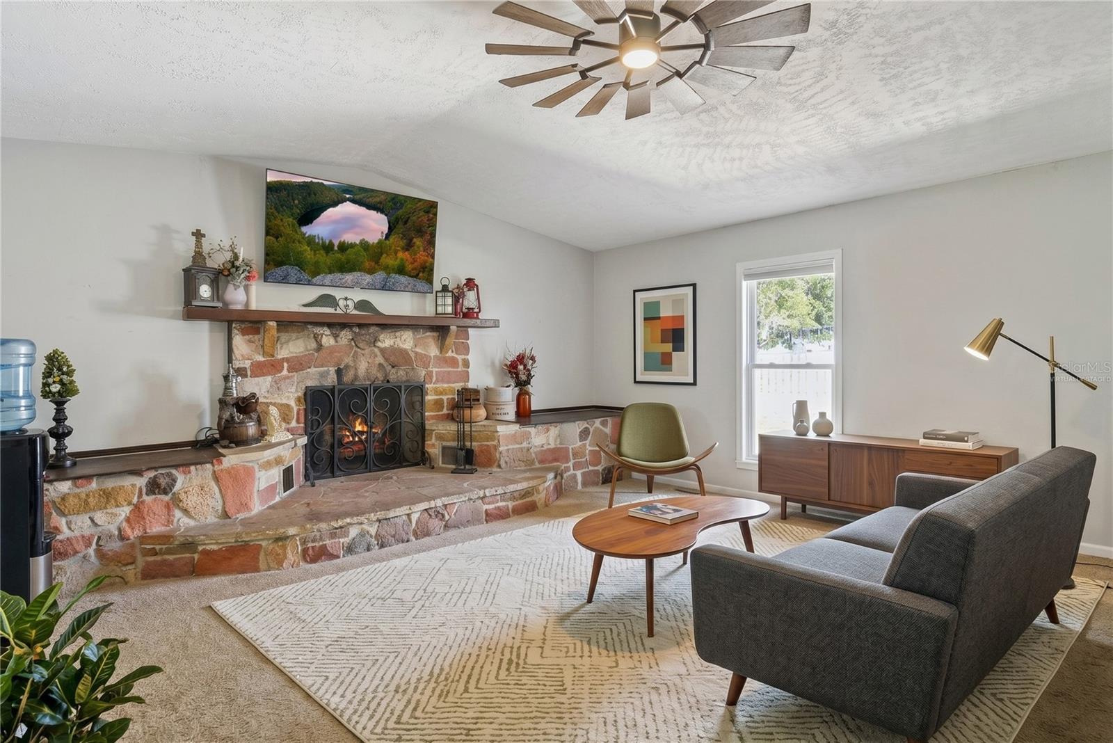 Image 12 of 56 For 1048 Grandview Street