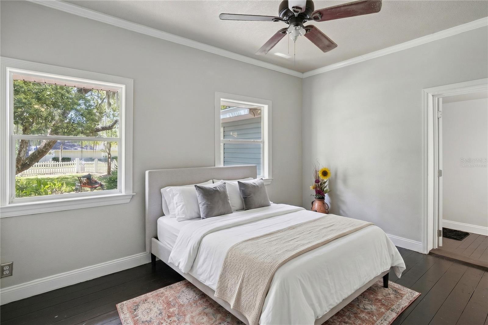 Image 13 of 56 For 1048 Grandview Street