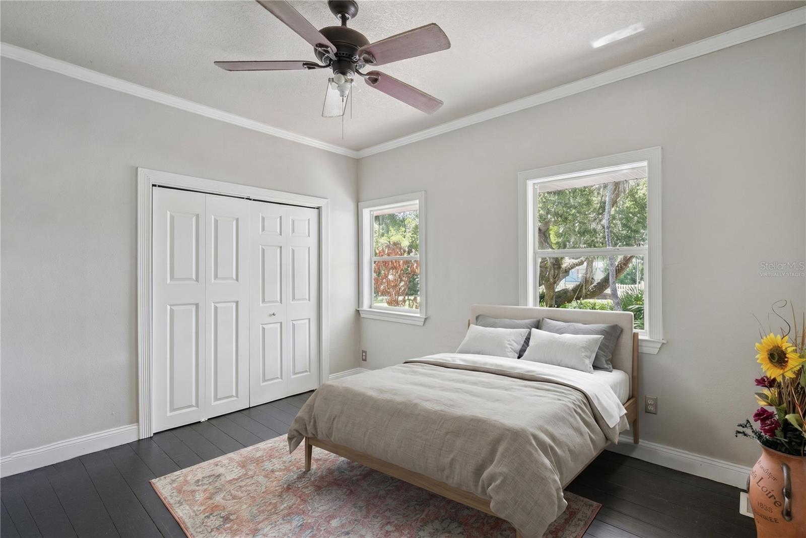 Image 14 of 56 For 1048 Grandview Street