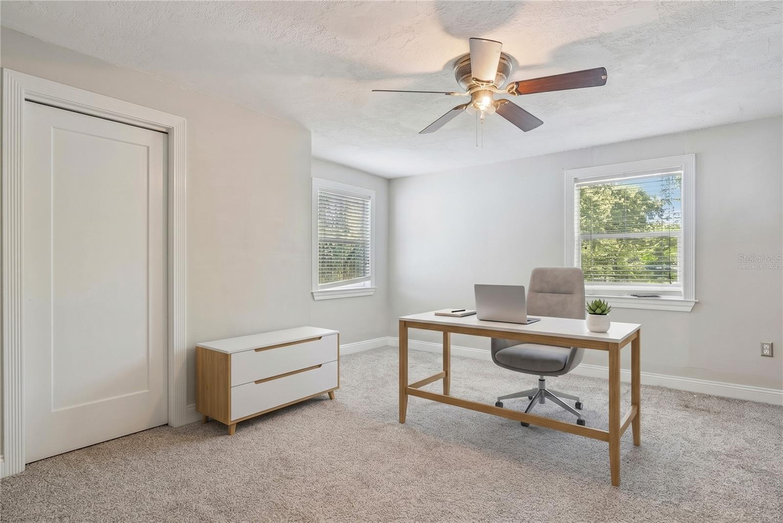 Image 15 of 56 For 1048 Grandview Street