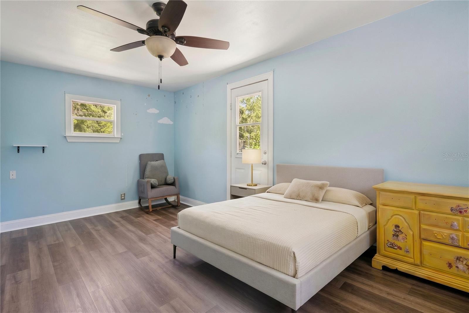 Image 19 of 56 For 1048 Grandview Street