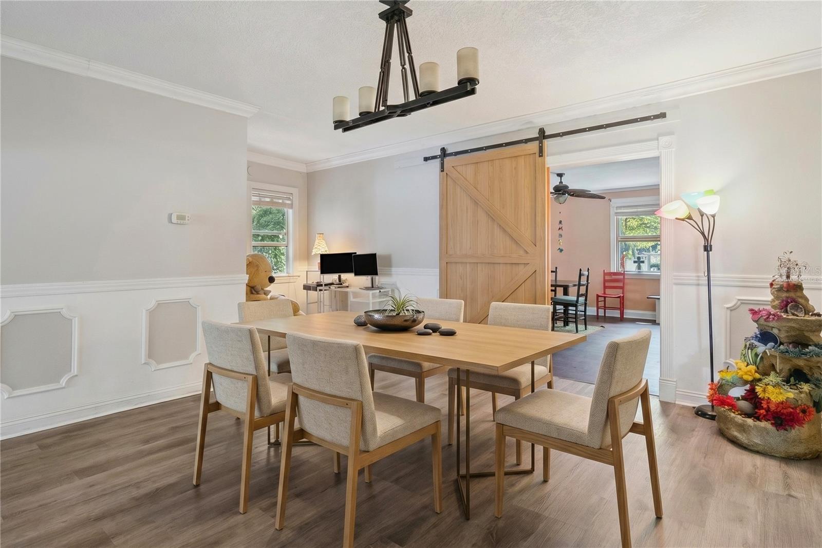 Image 4 of 56 For 1048 Grandview Street