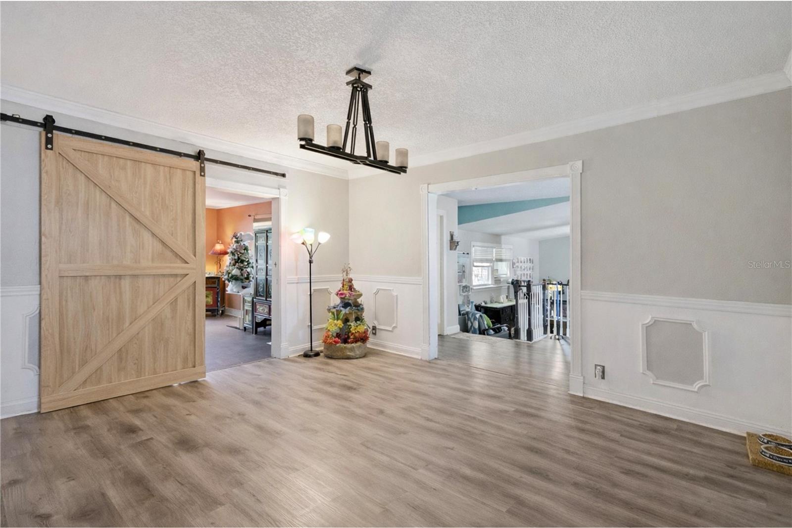 Image 5 of 56 For 1048 Grandview Street