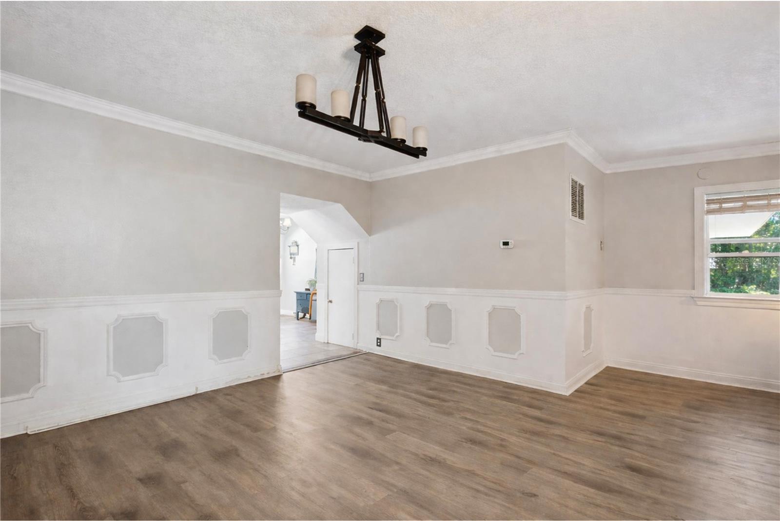 Image 6 of 56 For 1048 Grandview Street