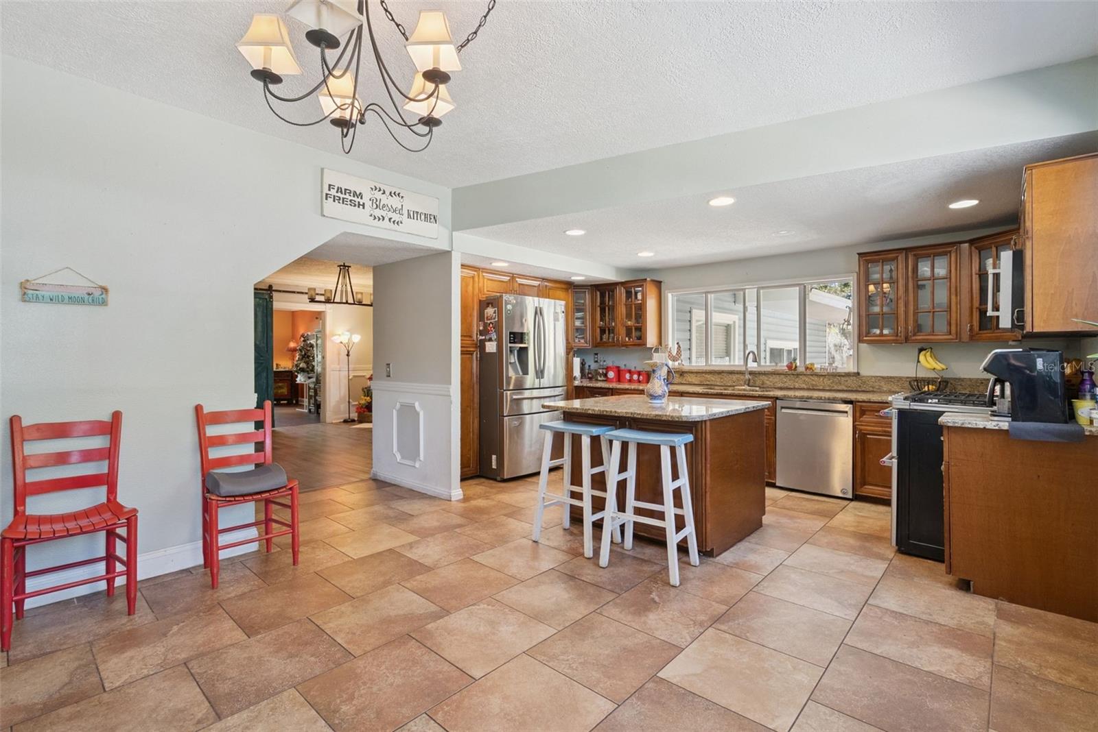 Image 7 of 56 For 1048 Grandview Street