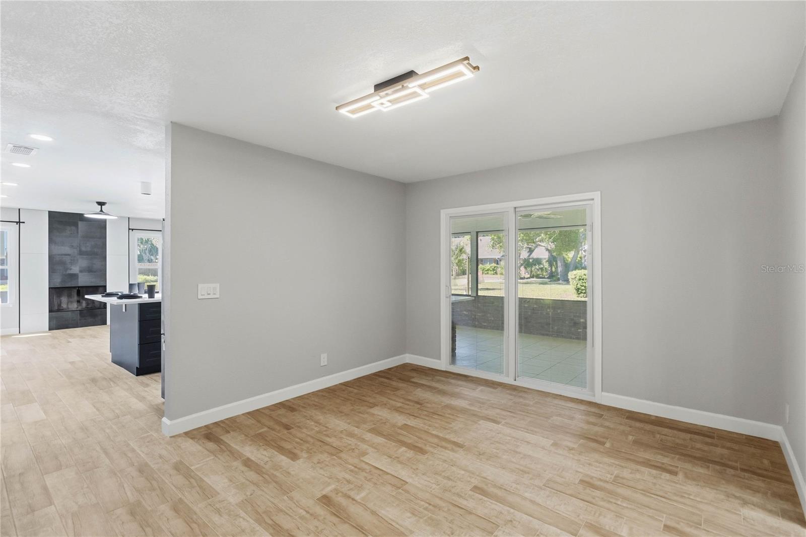 Image 12 of 65 For 1510 Beach Street