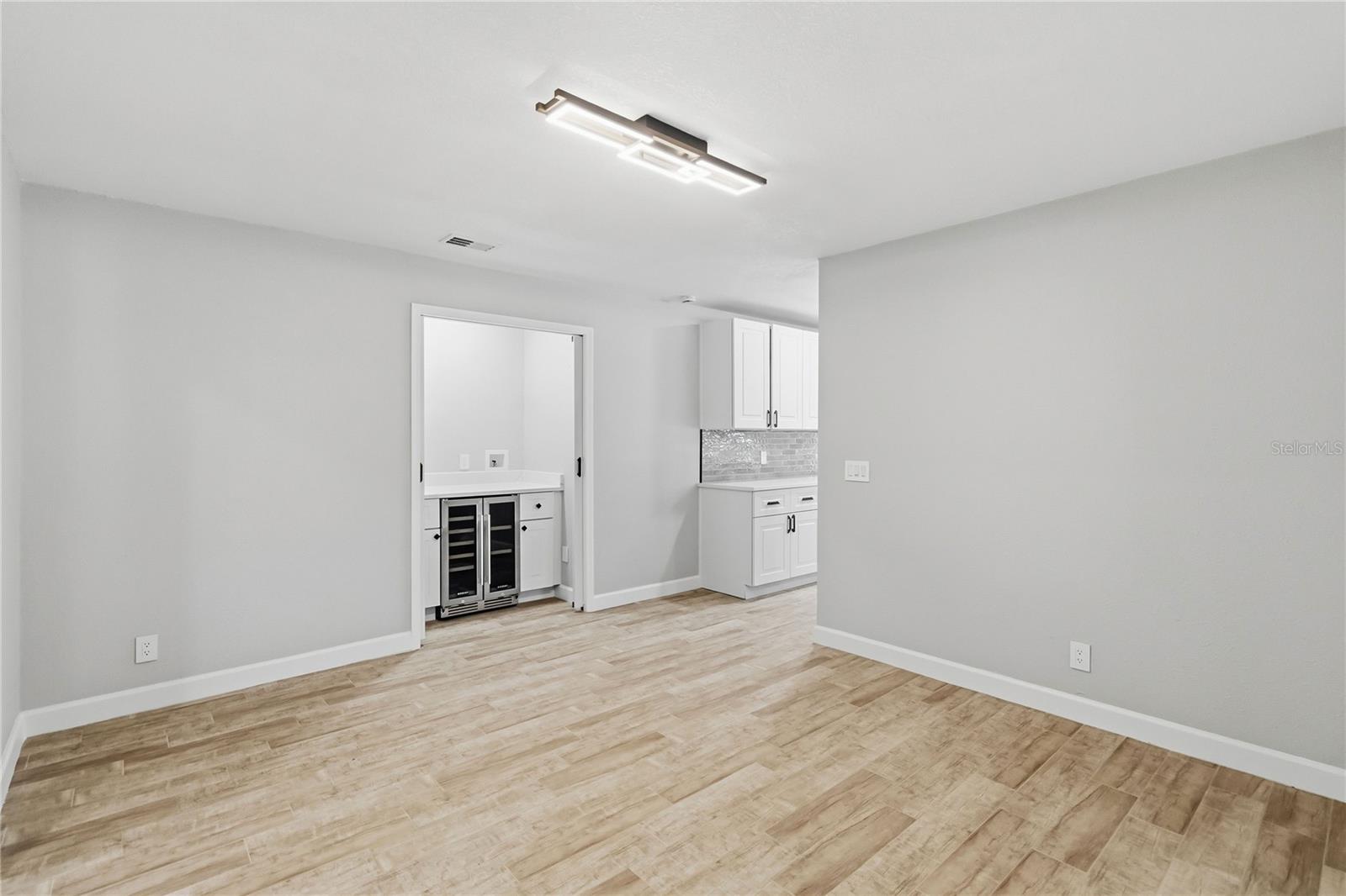 Image 13 of 65 For 1510 Beach Street