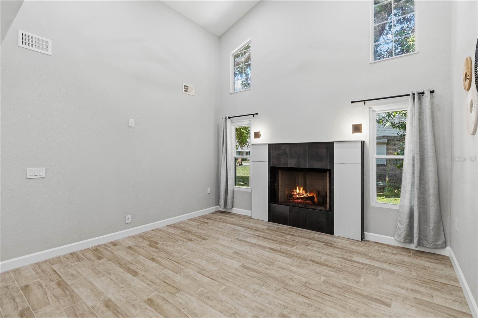 Image 16 of 65 For 1510 Beach Street