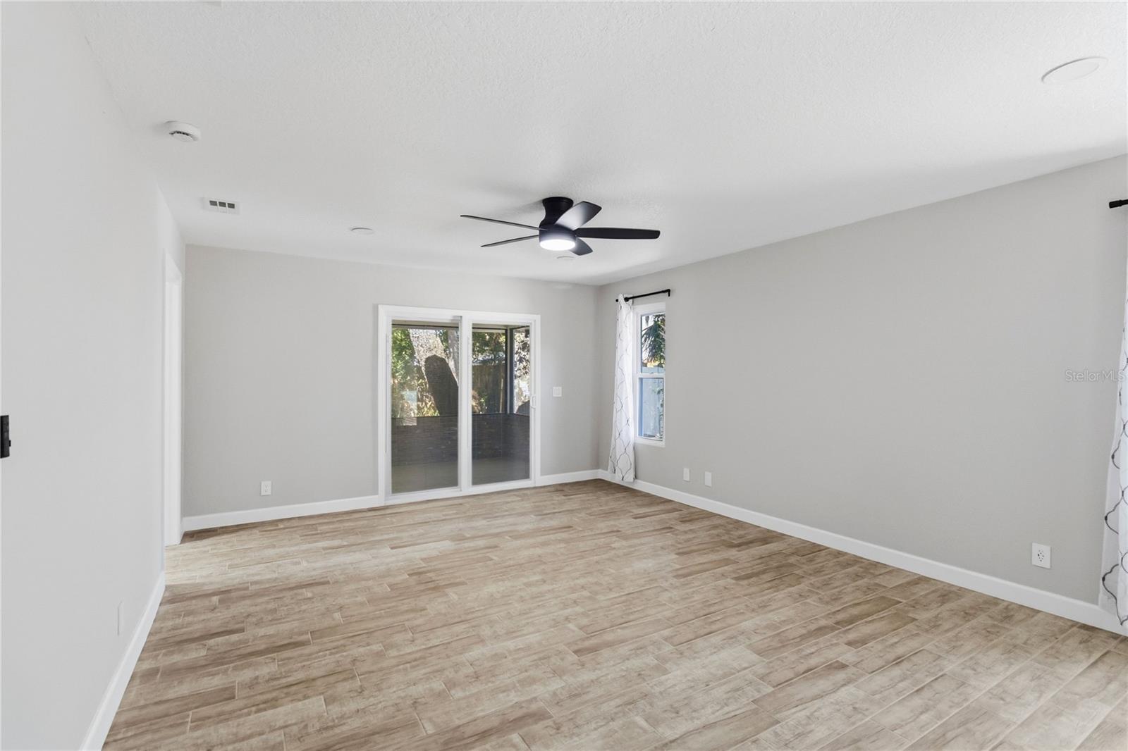 Image 19 of 65 For 1510 Beach Street