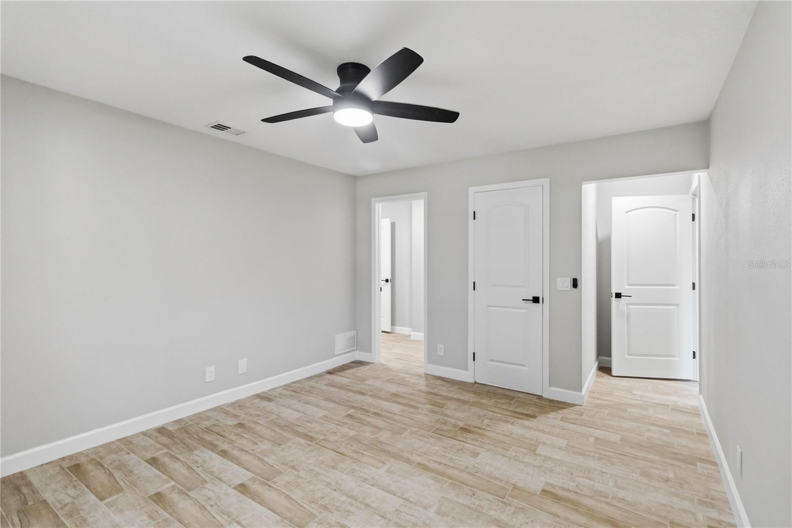 Image 28 of 65 For 1510 Beach Street