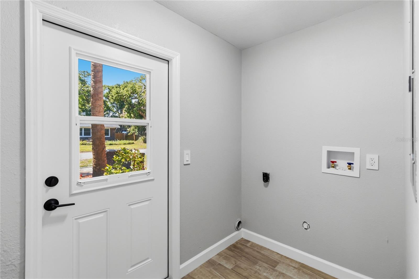 Image 31 of 65 For 1510 Beach Street