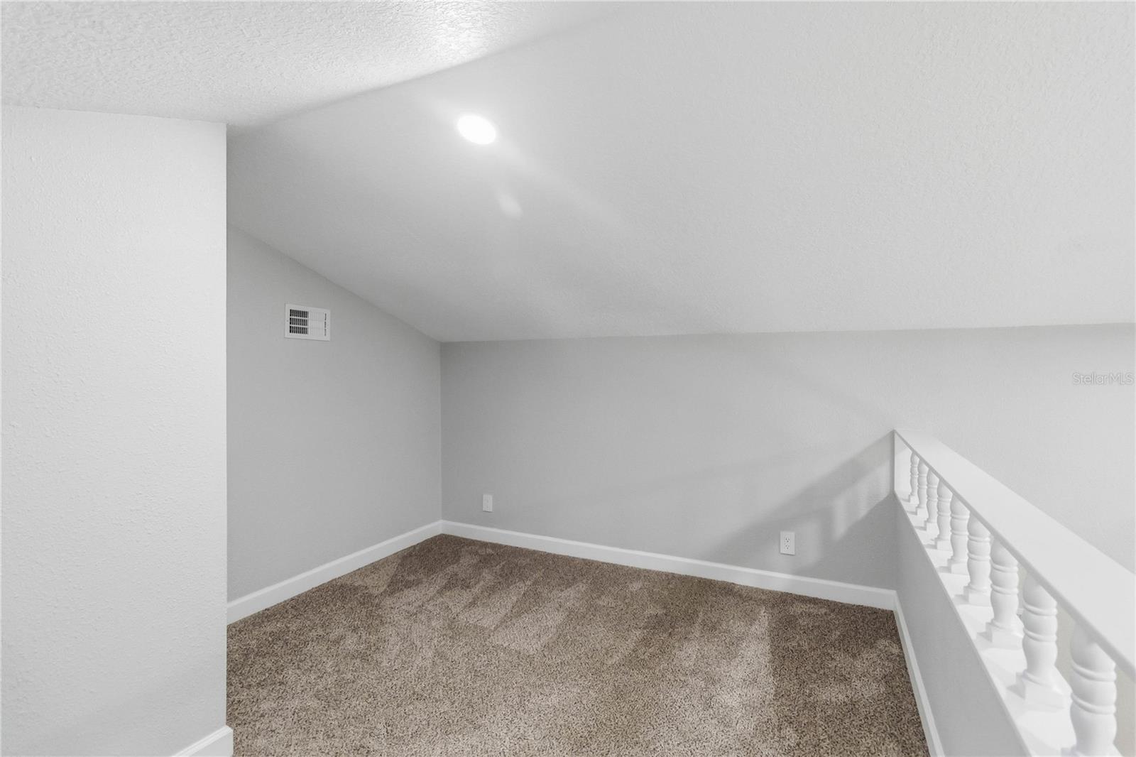 Image 35 of 65 For 1510 Beach Street