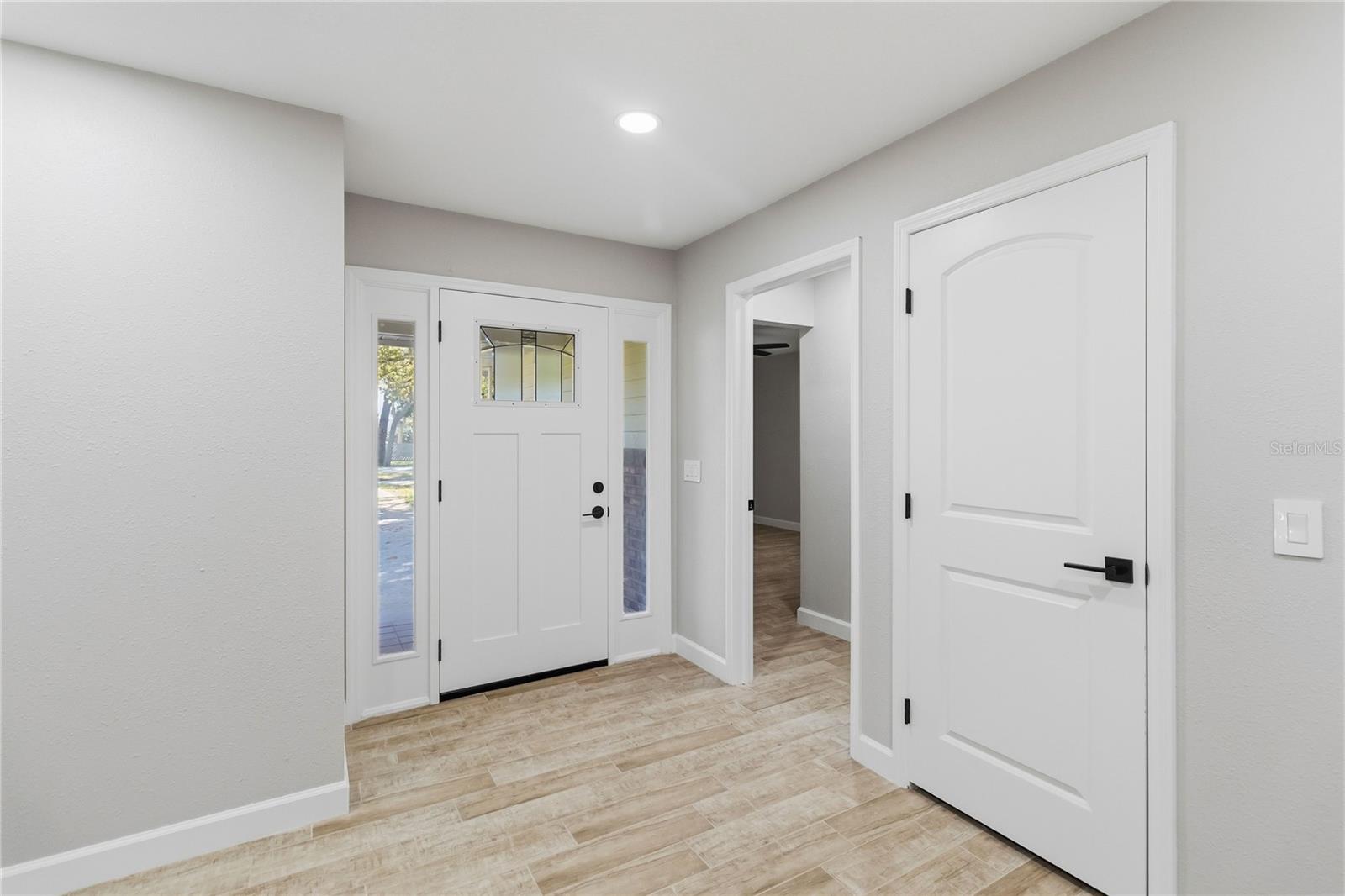 Image 5 of 65 For 1510 Beach Street