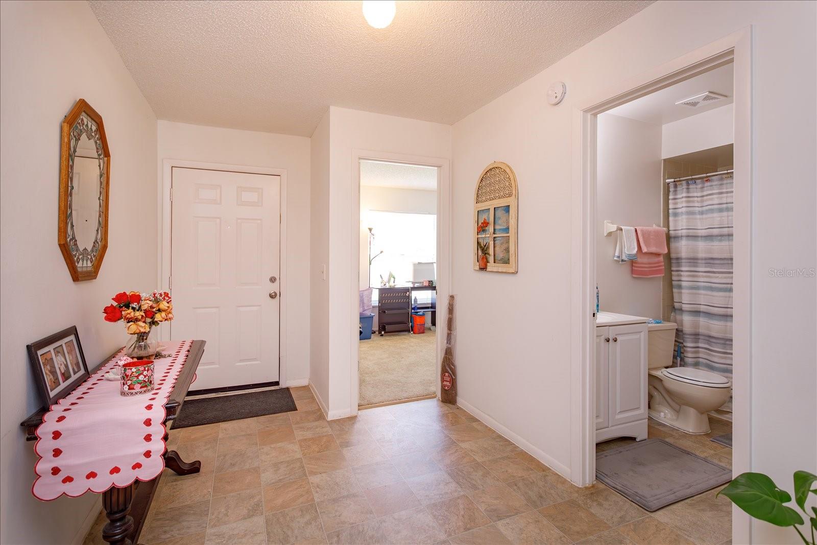 Image 3 of 20 For 601 Oak Manor Circle