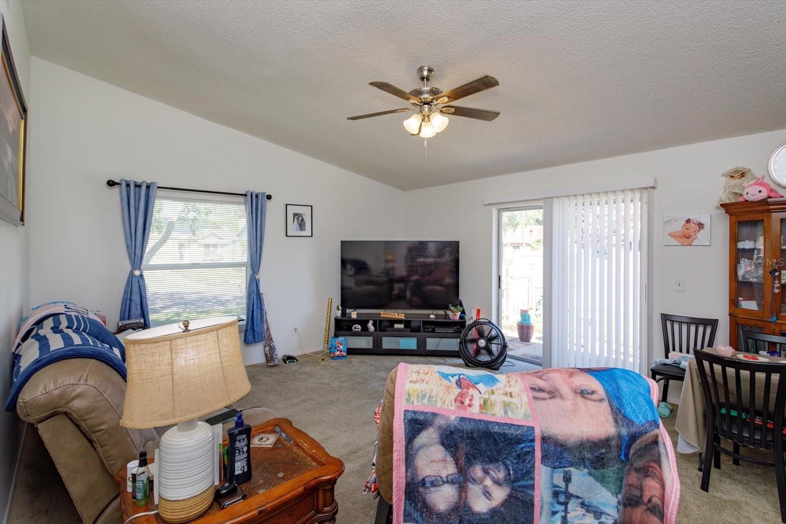 Image 5 of 20 For 601 Oak Manor Circle