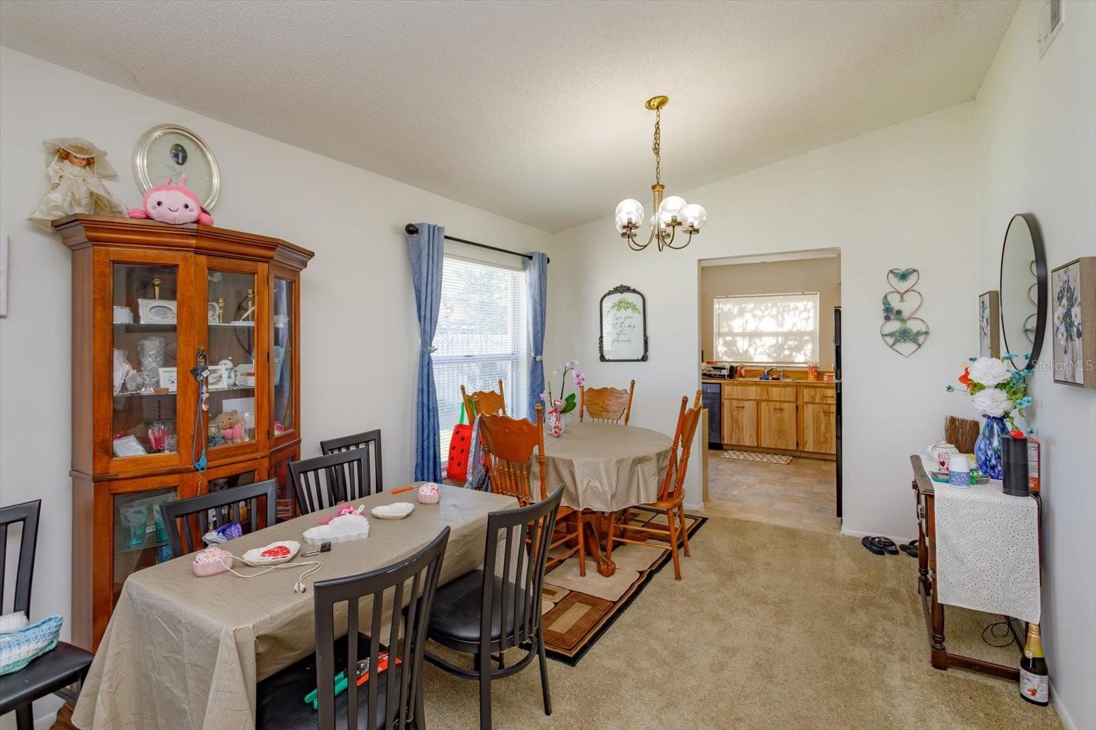 Image 6 of 20 For 601 Oak Manor Circle