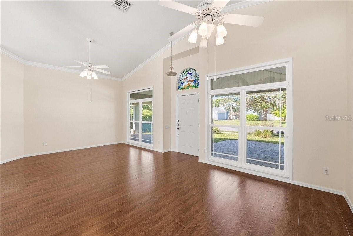 Image 7 of 41 For 1871 Magies Court