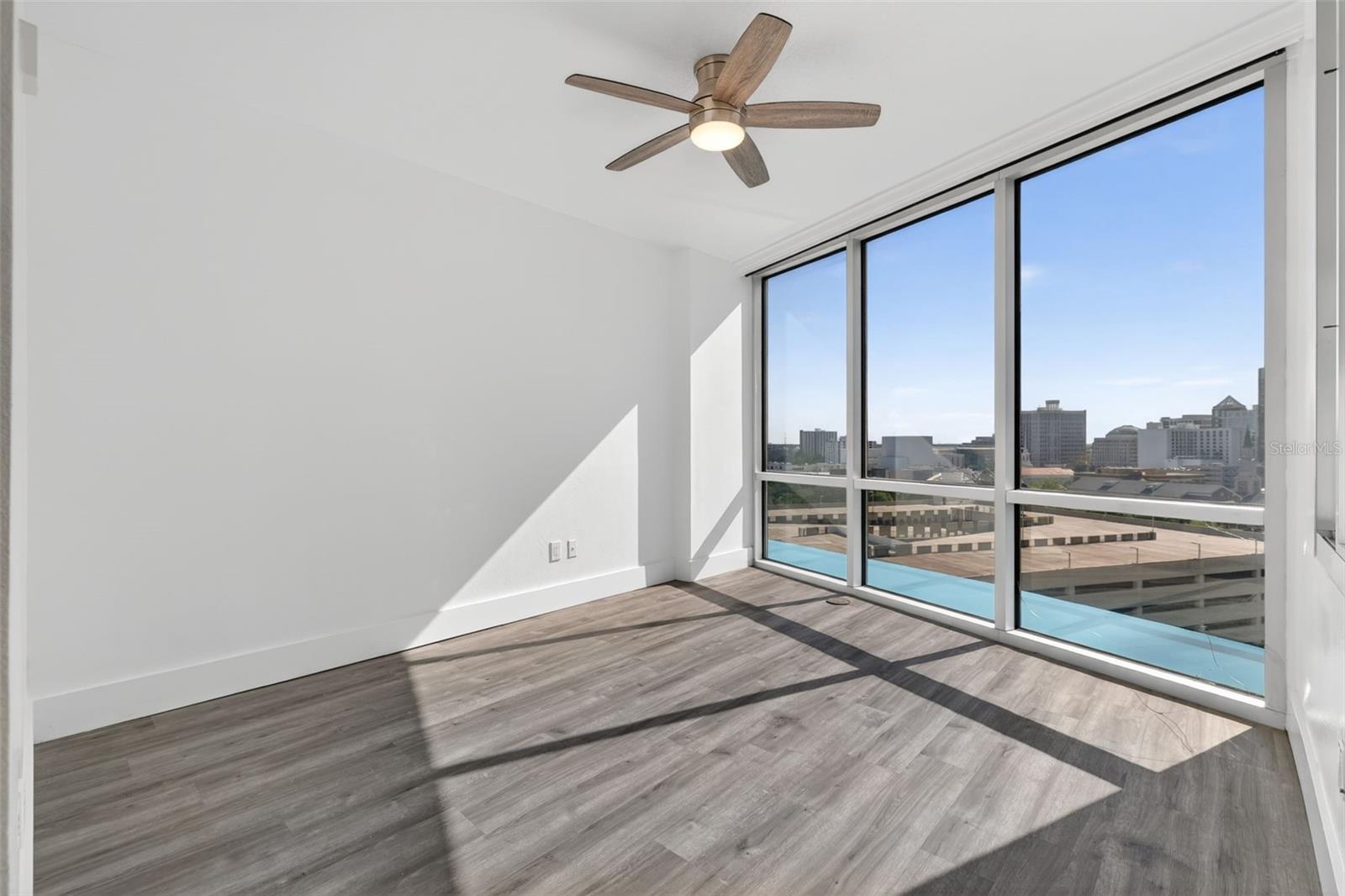 Image 19 of 31 For 322 Central Boulevard 1205