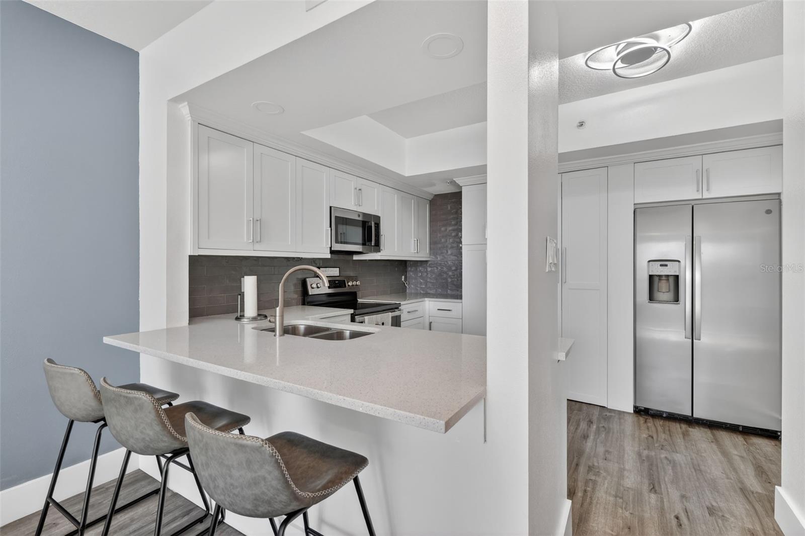 Image 4 of 31 For 322 Central Boulevard 1205