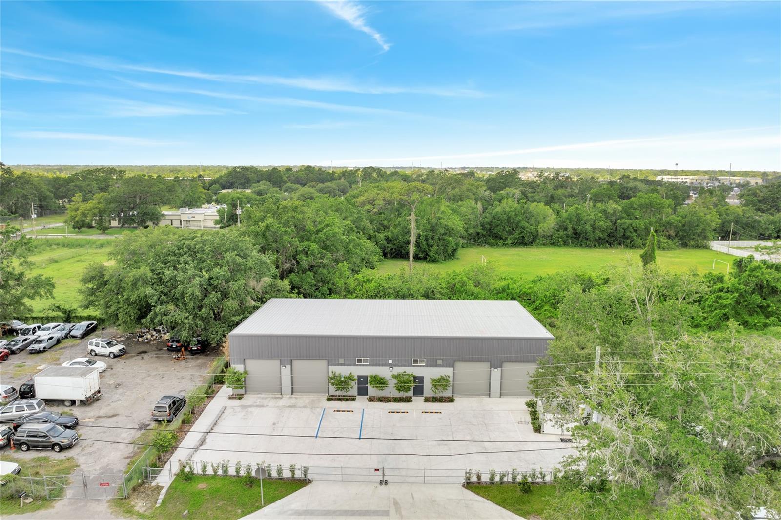 Image 15 of 35 For 560 Barry Street