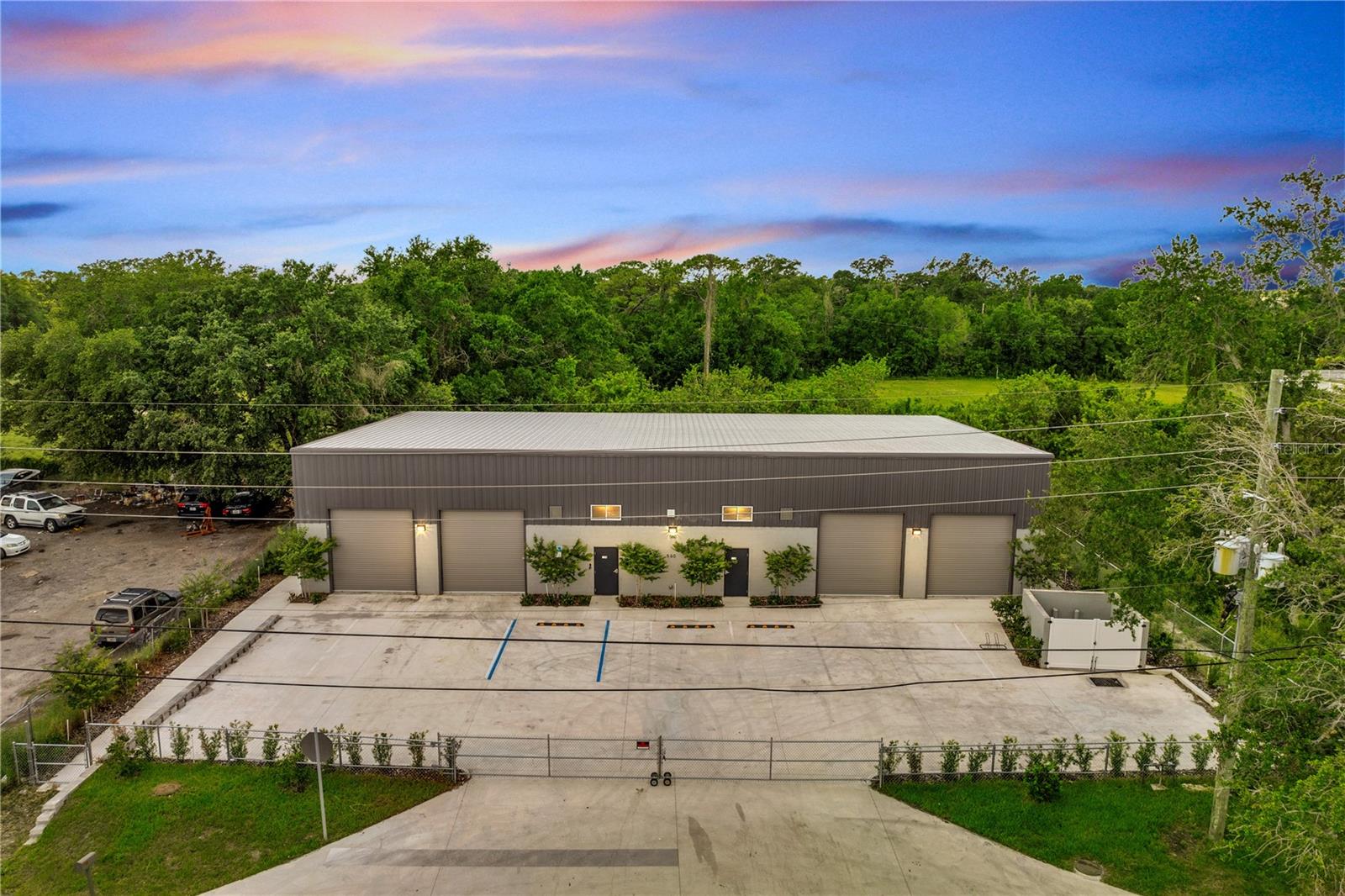 Image 2 of 35 For 560 Barry Street