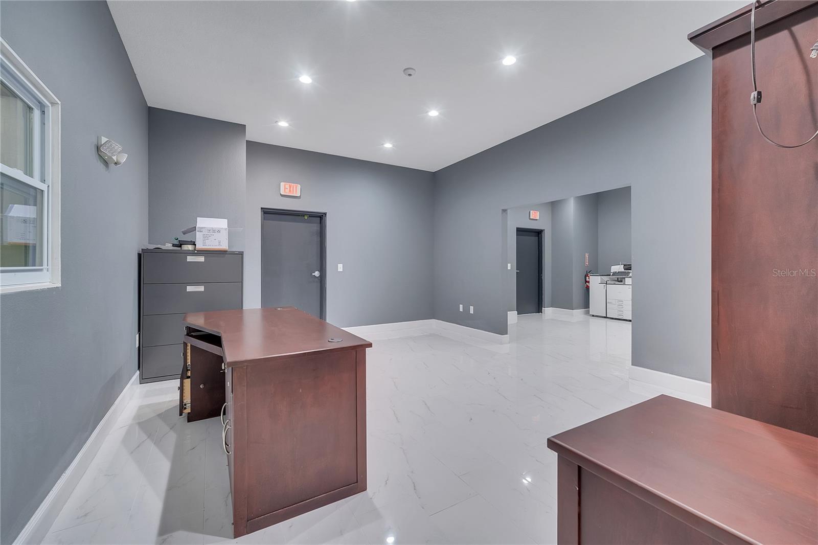 Image 34 of 35 For 560 Barry Street