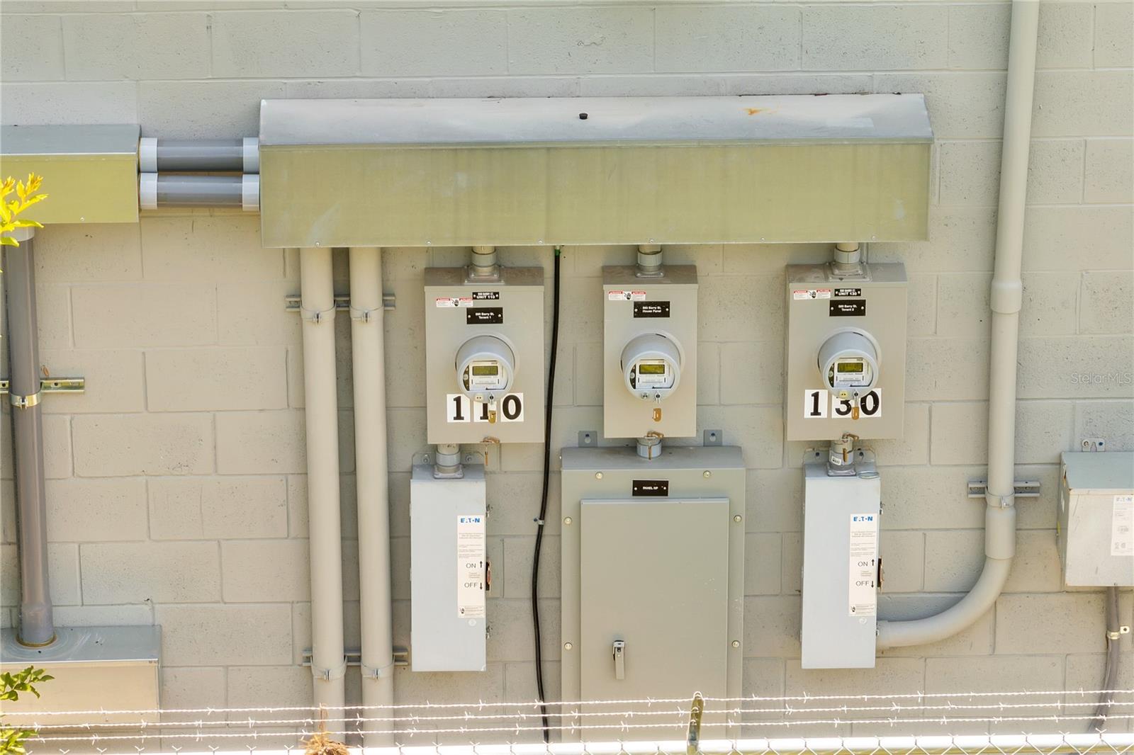 Image 8 of 35 For 560 Barry Street