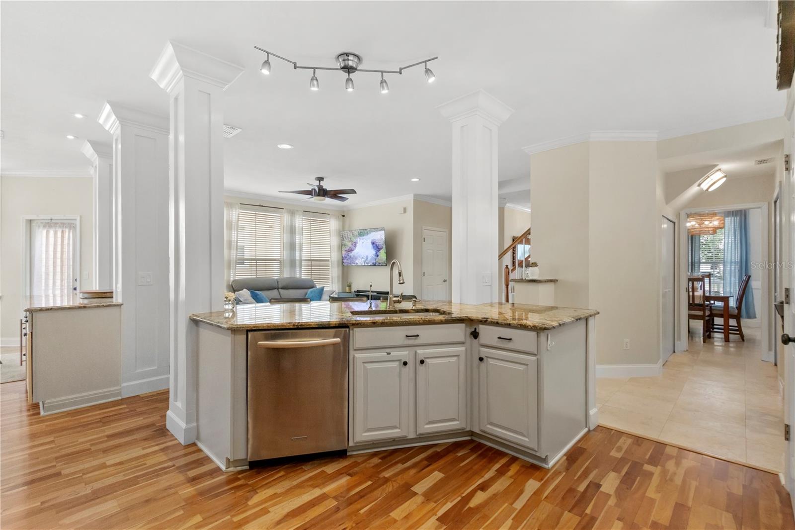 Image 11 of 76 For 204 Norfolk Place