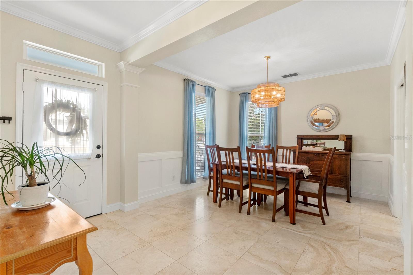 Image 17 of 76 For 204 Norfolk Place