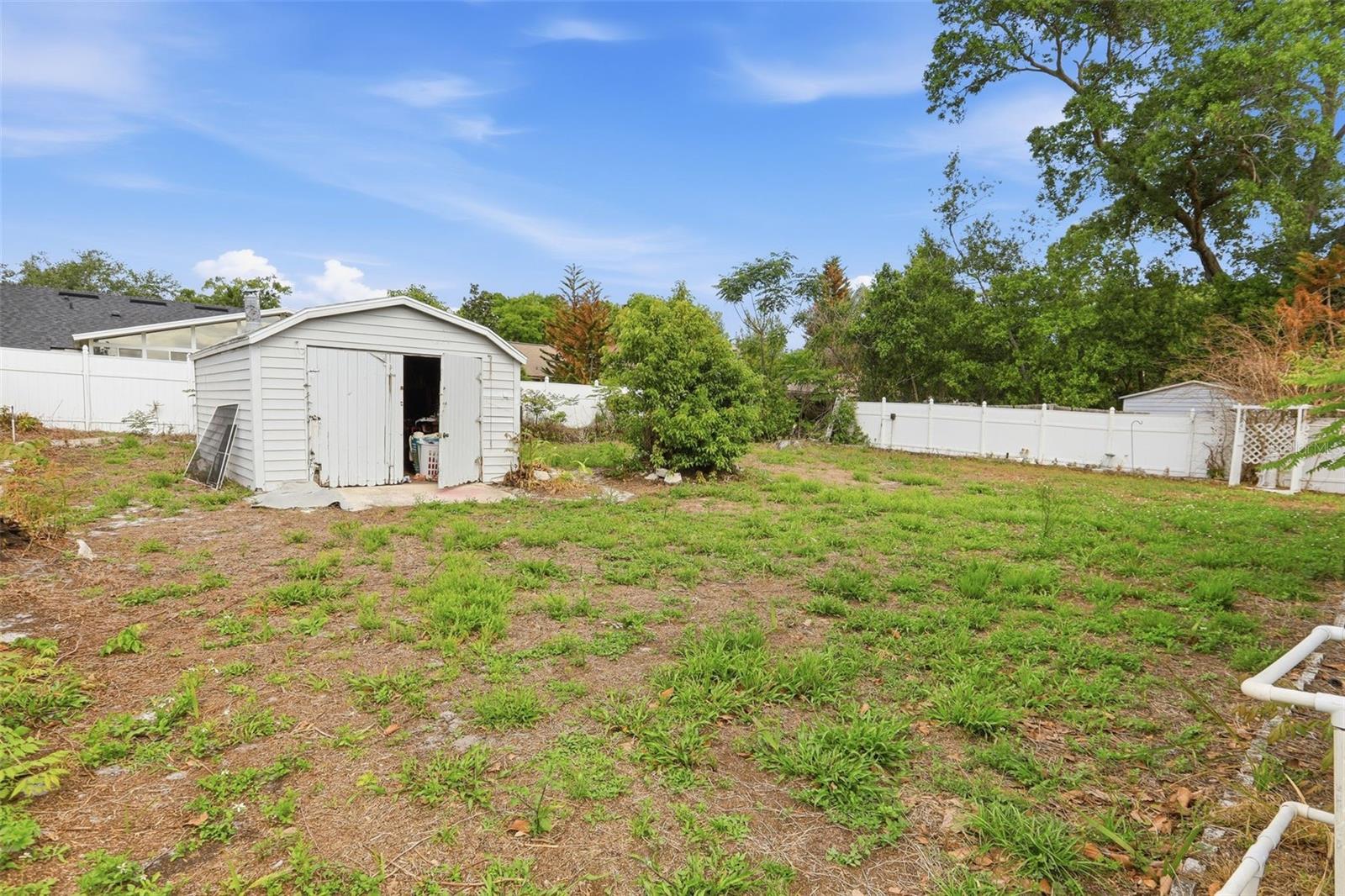 Image 22 of 36 For 200 Sir Lawrence Drive