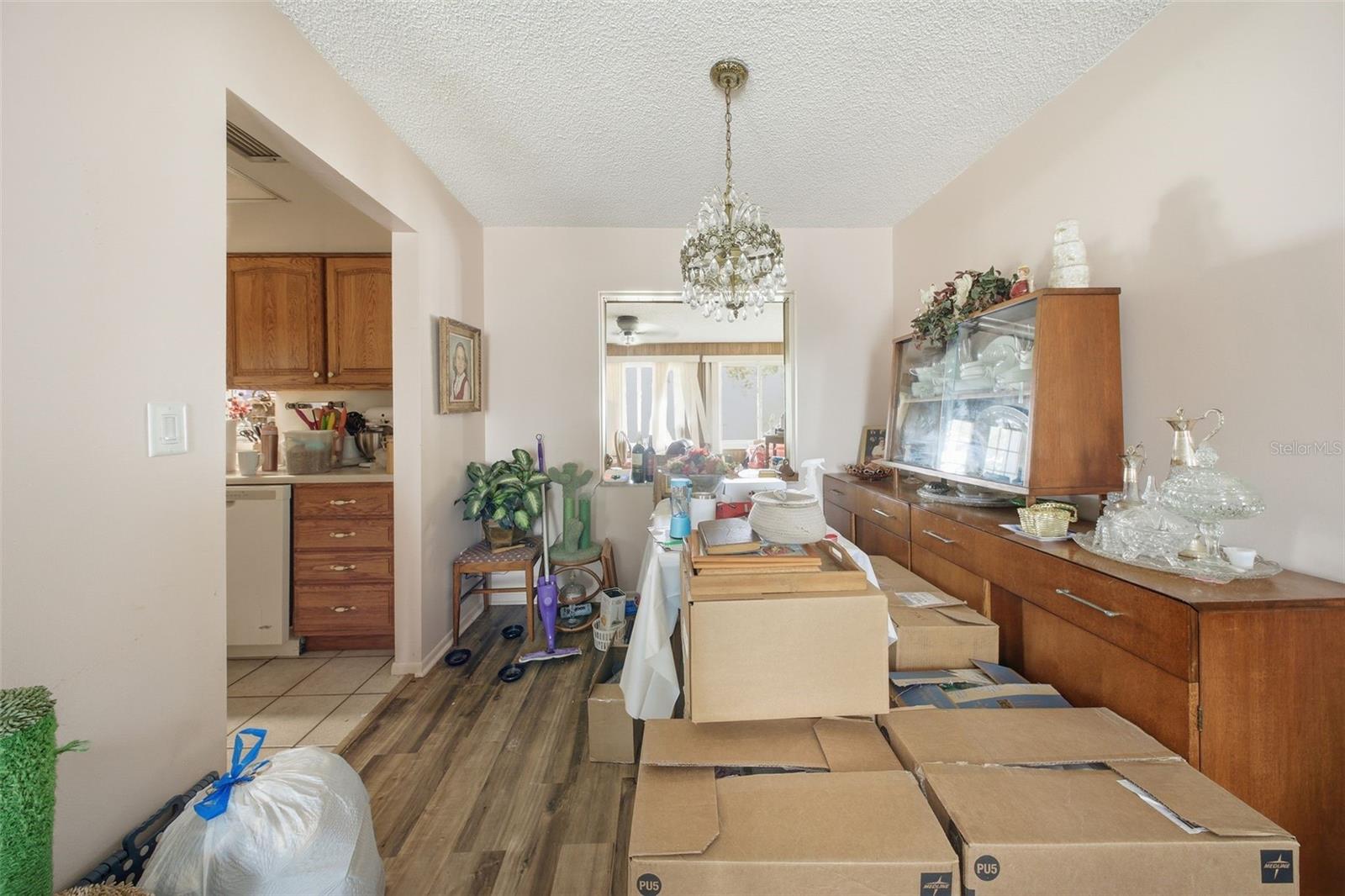 Image 9 of 36 For 200 Sir Lawrence Drive