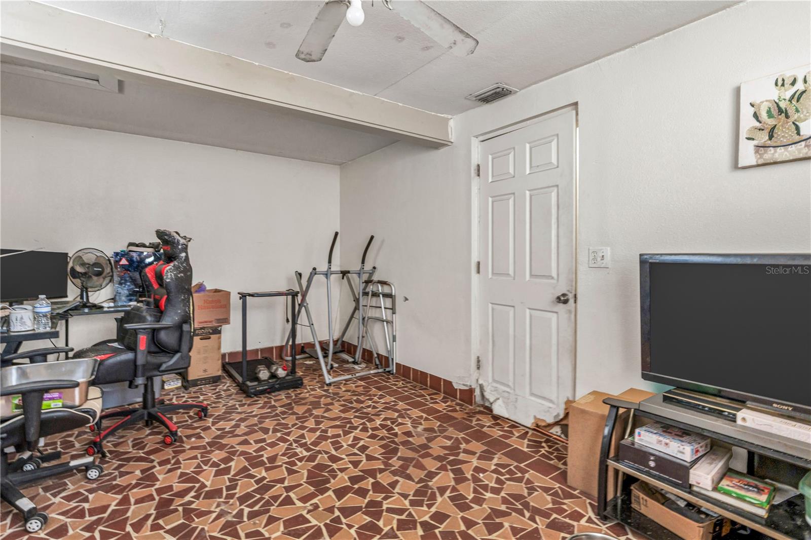 Image 15 of 19 For 711 Flanders Avenue