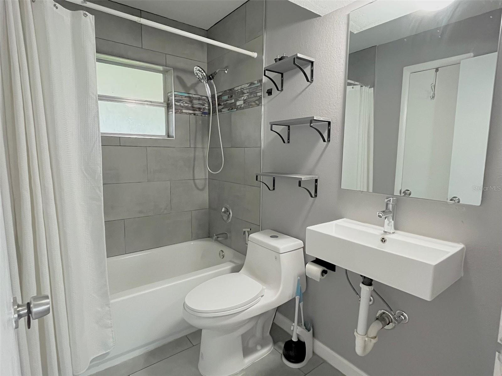 Image 17 of 21 For 2611 Pembrook Drive