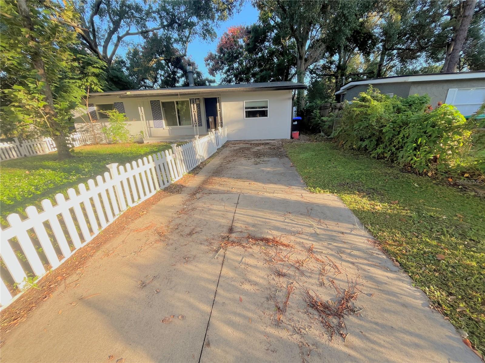 Image 2 of 21 For 2611 Pembrook Drive